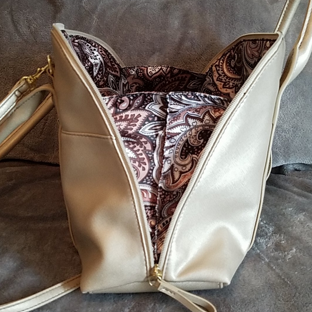 Purse - Picture 4 of 4